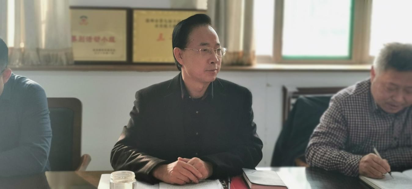 德州农科院党总支书记,理事长贺洪军主持并讲话