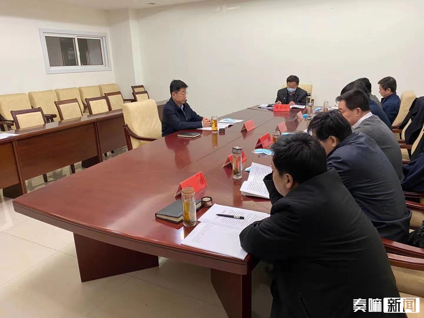 范宇新参加市民政局民主生活会