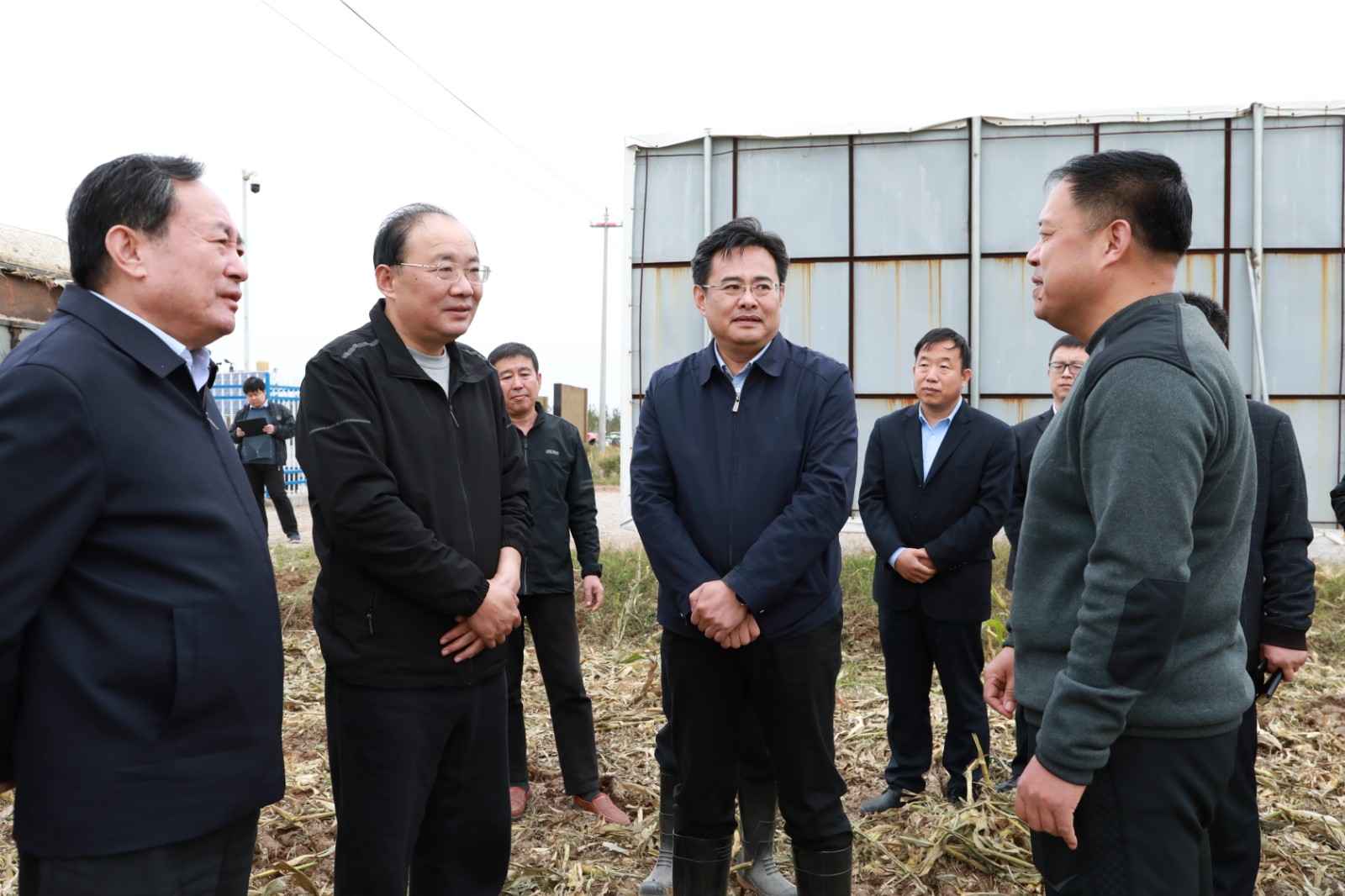 县长王玉东,县委常委,县委办公室主任,县统战部部长于春君,副县长王俊