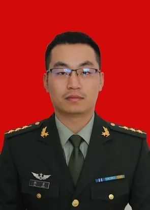 孙国明612013年9月入伍,现任某部队政治指导员,2021年11月荣立三等