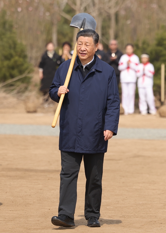 2024年4月3日，習(xí)近平總書記來到北京市通州區(qū)潞城鎮(zhèn)參加首都義務(wù)植樹活動。