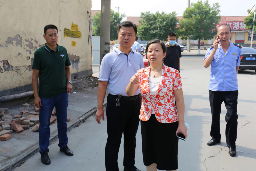 副市长韩颖到包靠网格督导创城工作
