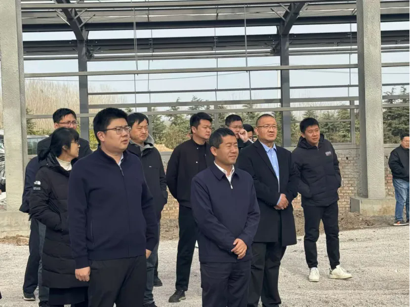 石桥子镇赴兄弟镇街区观摩学习