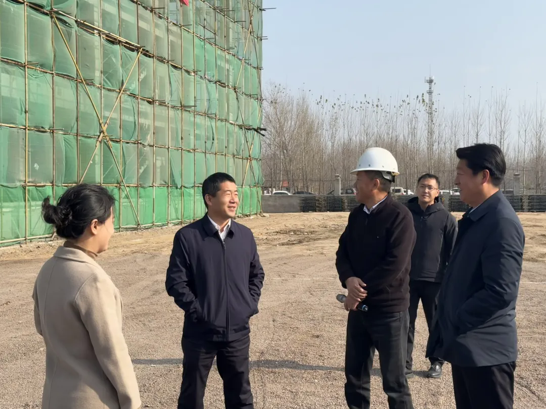 石桥子镇赴兄弟镇街区观摩学习