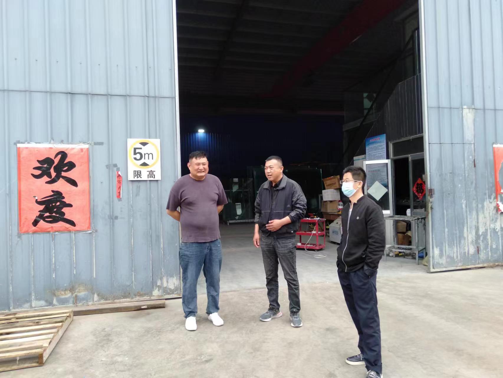 街道环保办主任常彦磊带队开展环保巡查.jpg
