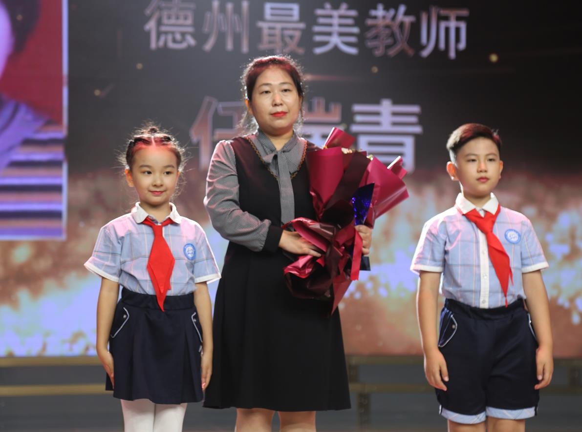 德州一中语文教师满斌,2003年参加工作以来,努力拼搏,爱岗敬业,他任
