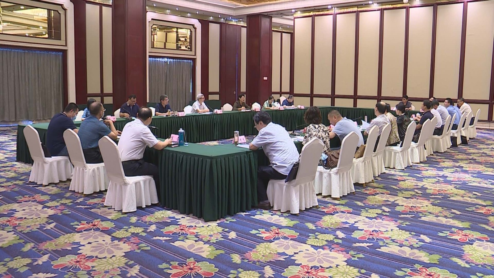 食用农产品市场销售质量安全监管工作现场交流座谈会在我市召开