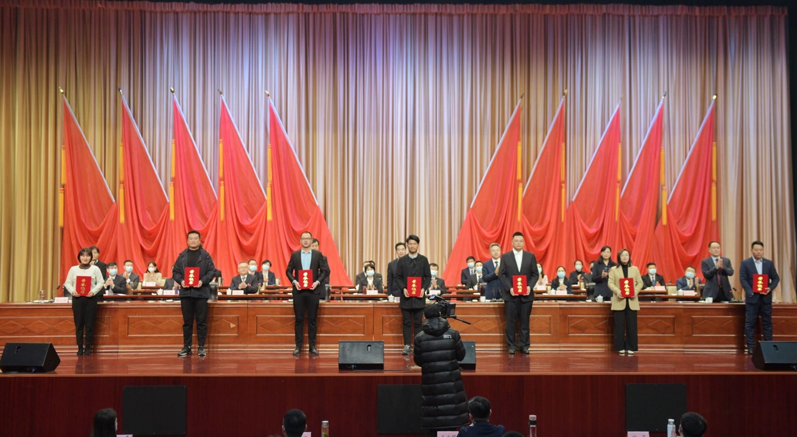 市青年联合会第七届委员会常务委员会作工作报告编辑 王浩 刘炳慧