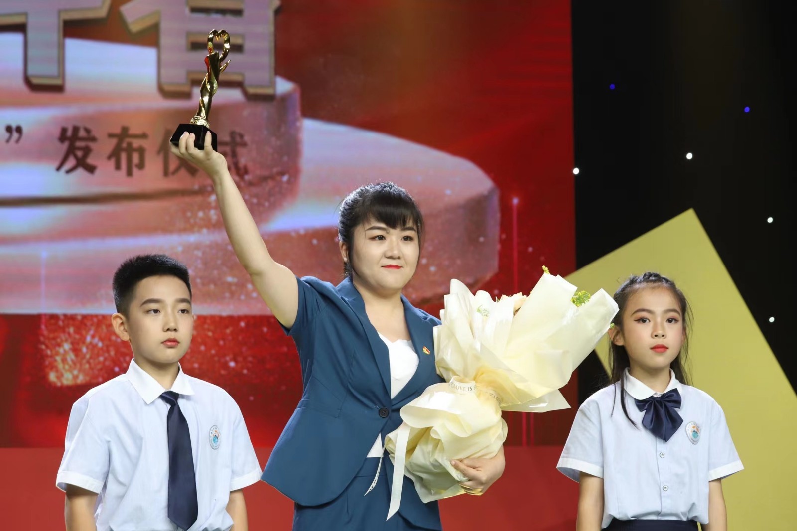 2,陵城区信访局接访科科长:齐杰3,乐陵市铁营镇桑