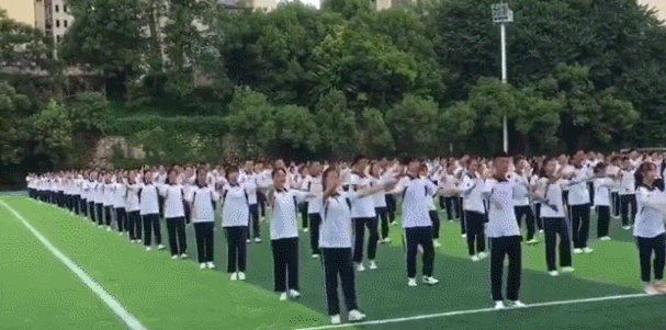 小学生减重|课间操跳起“鬼步舞”，小学生减重20斤