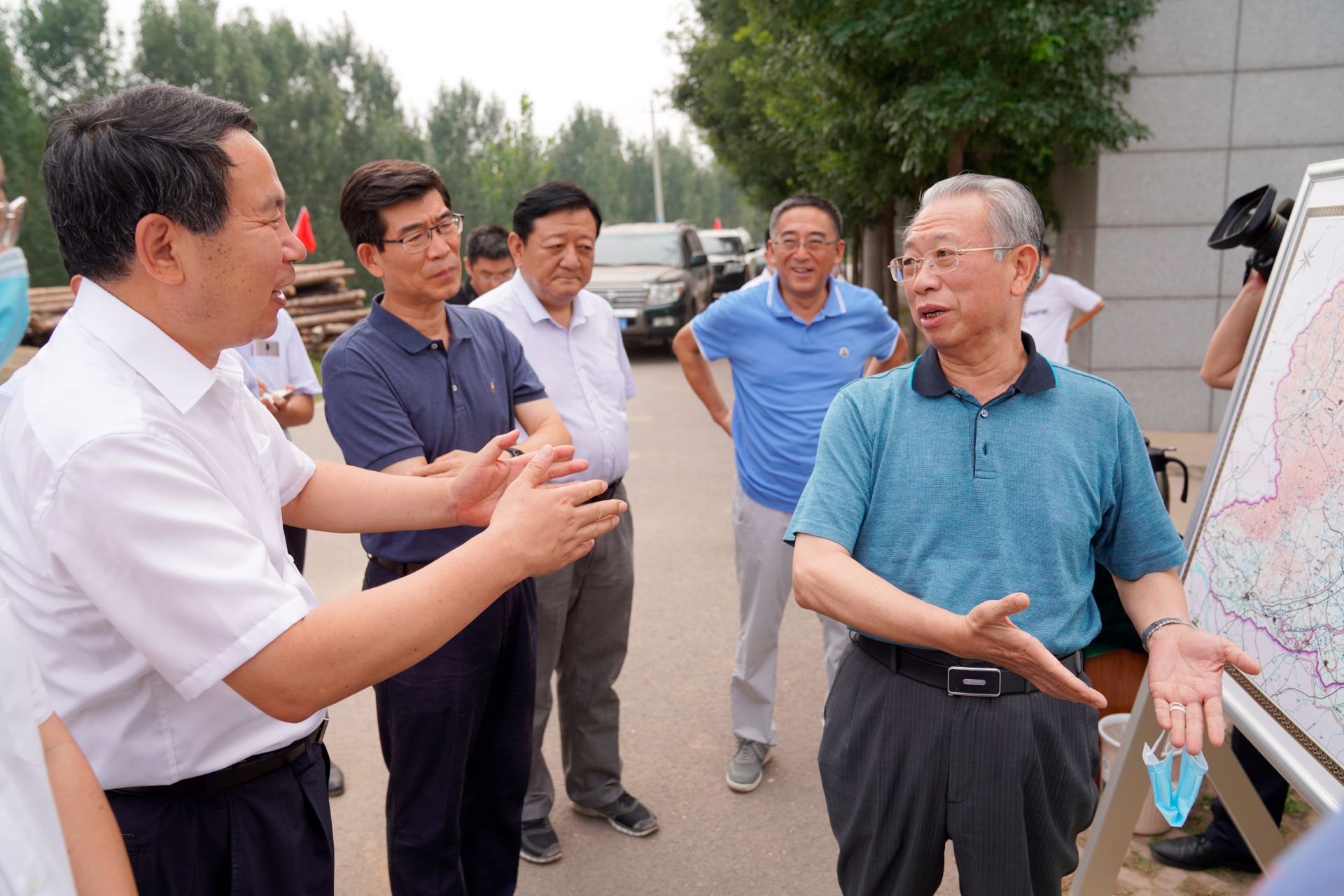 副省长汲斌昌,李猛,市领导田卫东,张安民,王晓东,董绍辉和省直有关