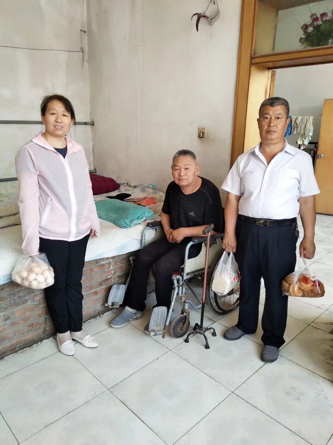 靳连凤1.jpg