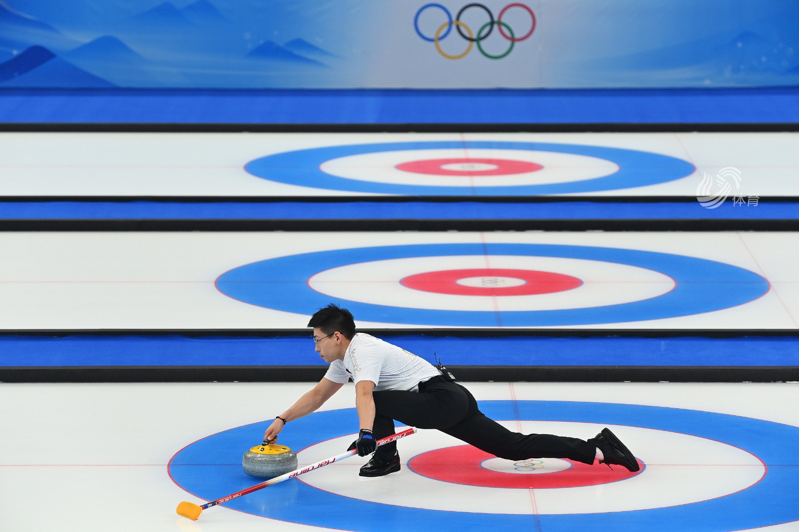 冰壶混双循环赛第十轮中国队56惜败英国队