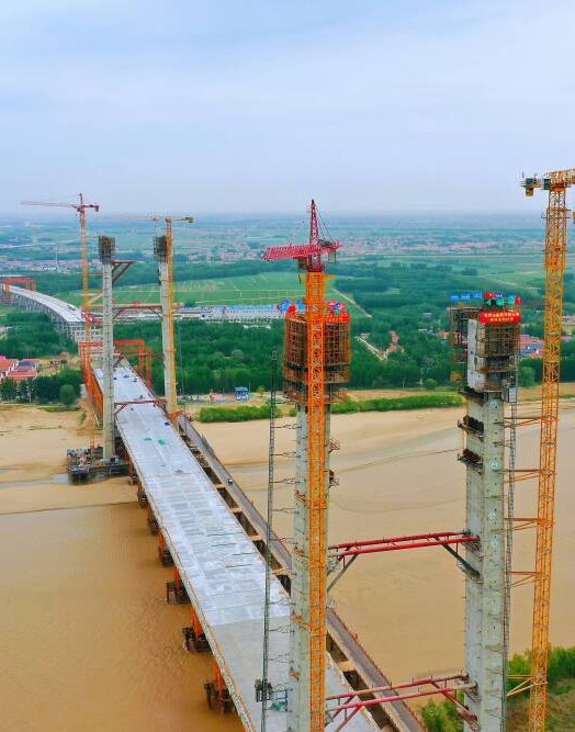沾臨高速黃河特大橋主塔順利封頂 將于今年年底通車