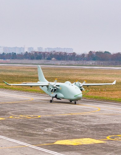 全球首款混合动力无人运输机首飞成功