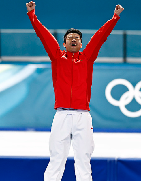 刷新奥运纪录！宁忠岩夺得速滑男子1500米金牌