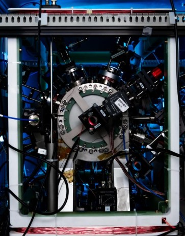 我国光钟技术获重要突破 300亿年误差不到1秒