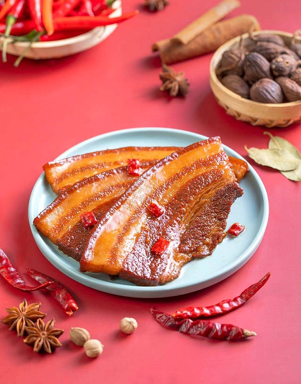“贴秋膘”是老黄历了，补过了小心上火生痰！