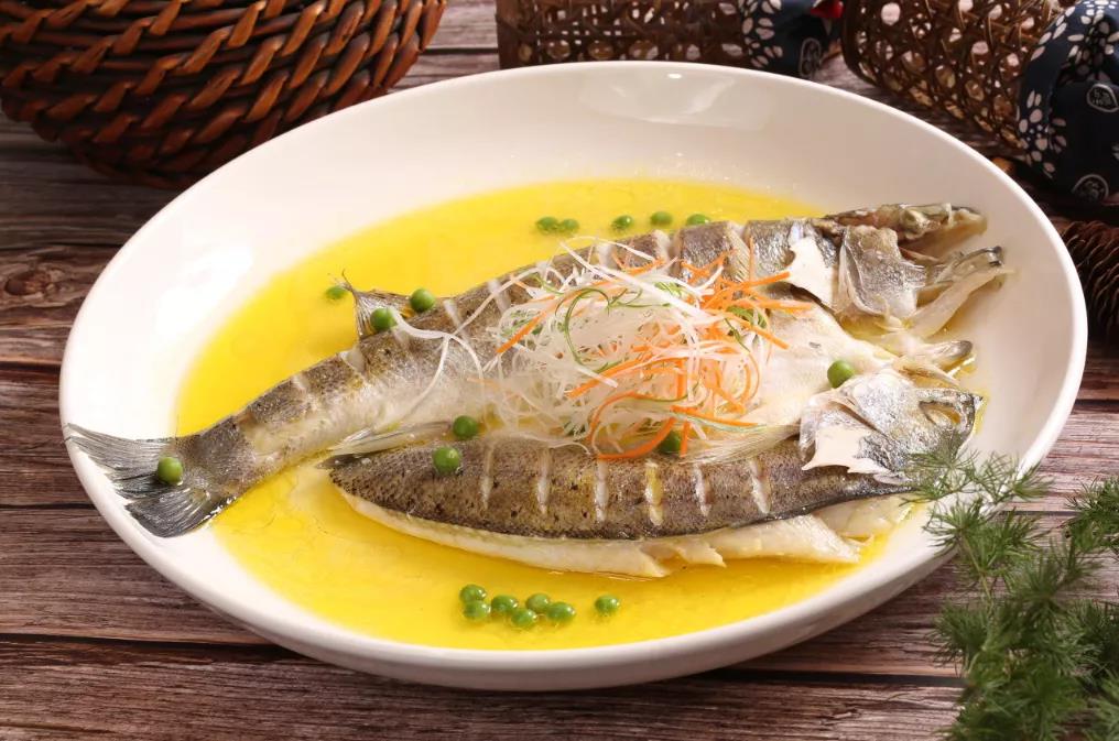 清蒸鱼丨图虫创意