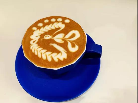 金鱼拉花丨拍摄 樊北溟