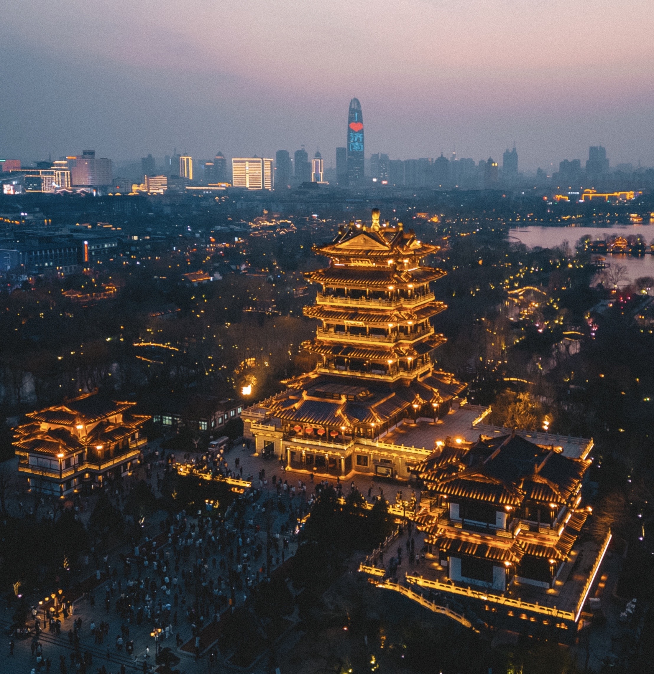 校园文化山东艺术学院学子用音乐点亮大明湖超然楼