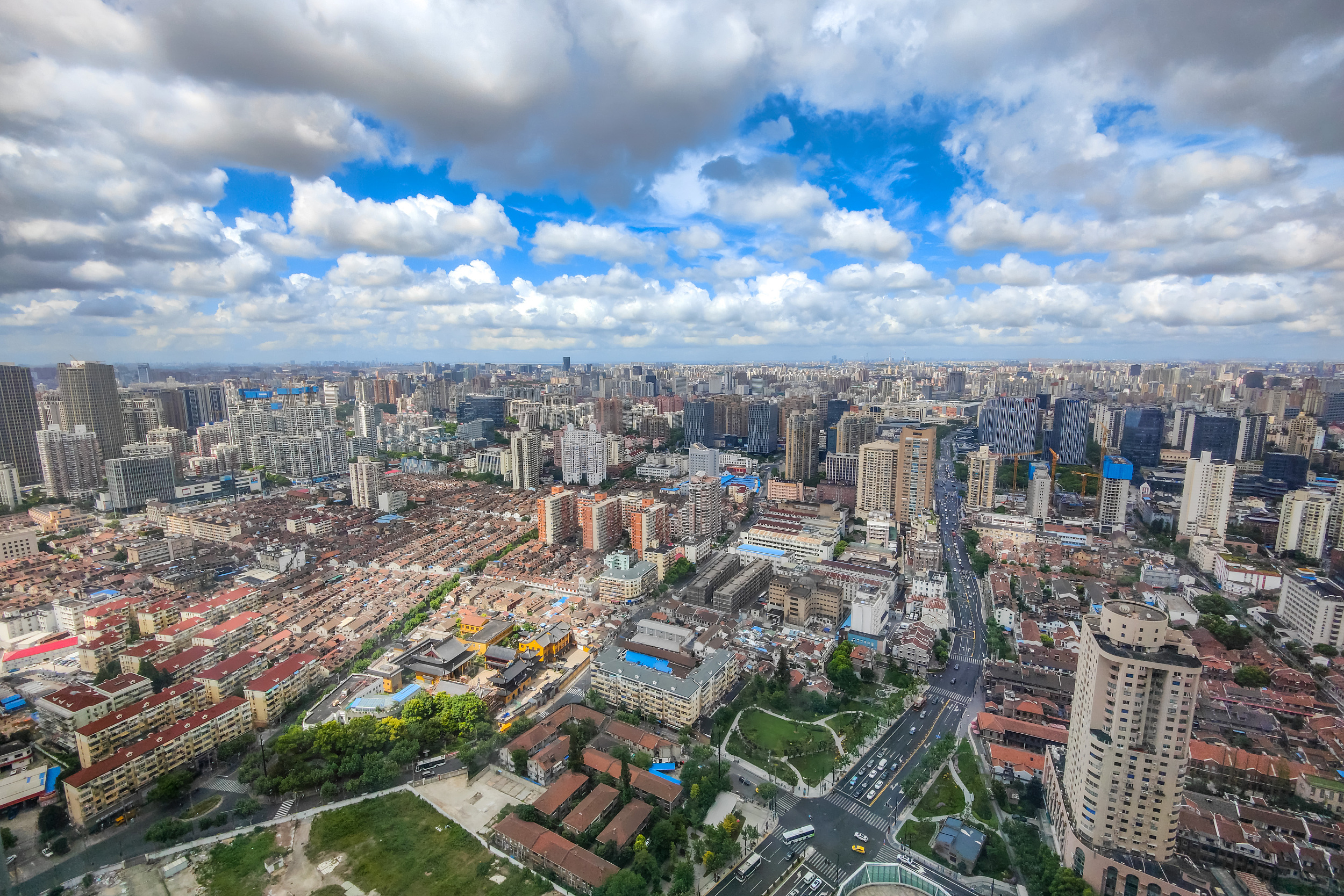 稳步推进超大特大城市城中村改造专家将带动有效投资和消费