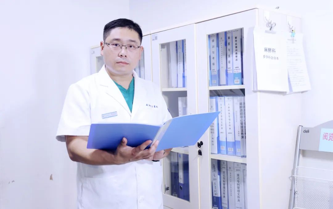 什么是手术无影灯医者故事丨王晓东：无影灯下的生命守护者_https://www.jmylbn.com_新闻资讯_第1张