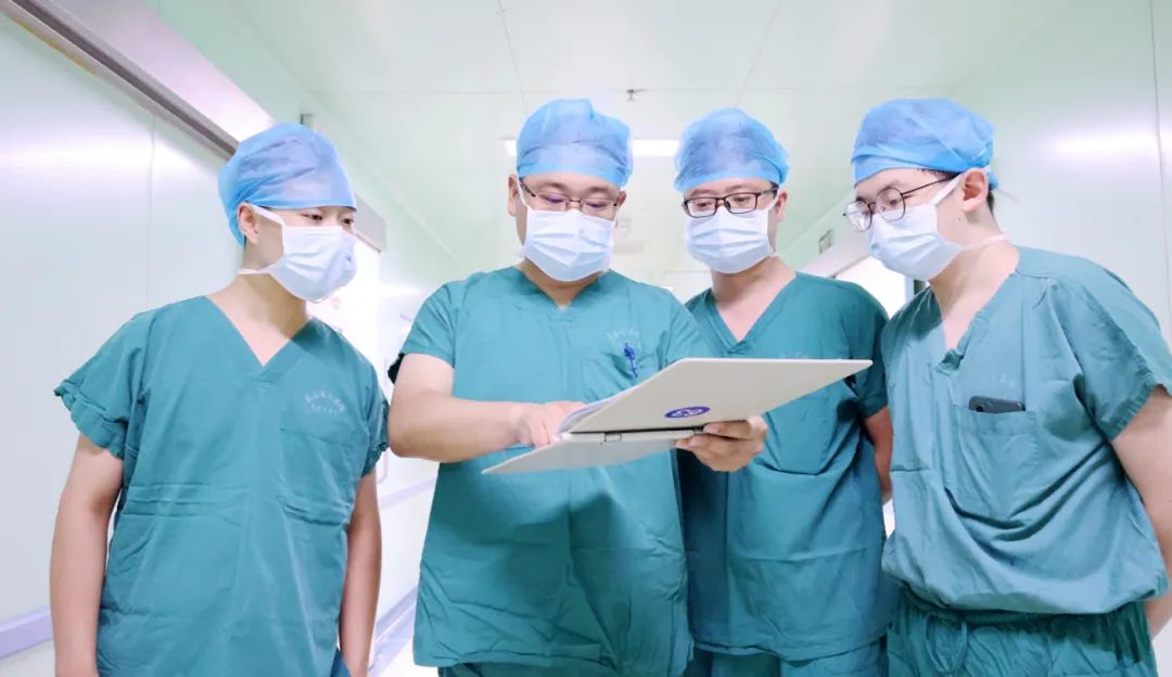 什么是手术无影灯医者故事丨王晓东：无影灯下的生命守护者_https://www.jmylbn.com_新闻资讯_第3张