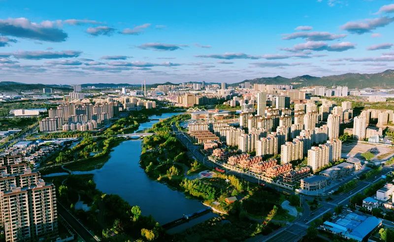 威海临港区一座现代化产业新城在奔跑