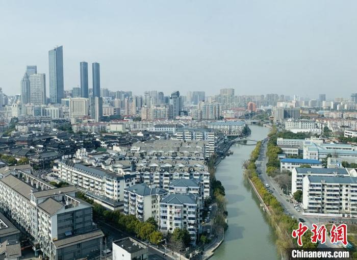 资料图：城市景色。 孙权 摄