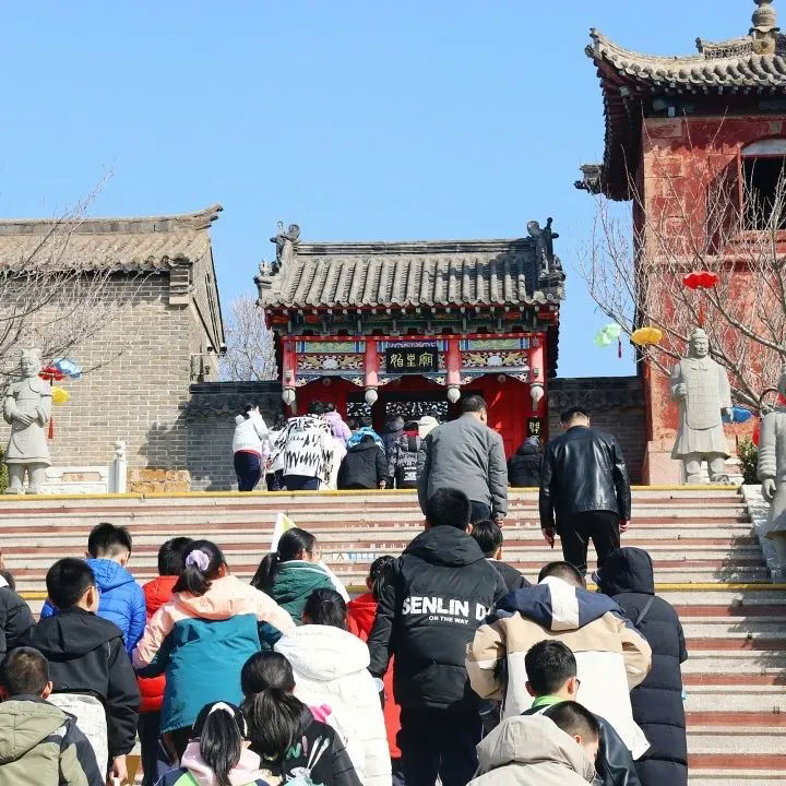 "千人研学团"涌入,一起去荣成成山头踏春吧~_威海民生_威海_齐鲁网
