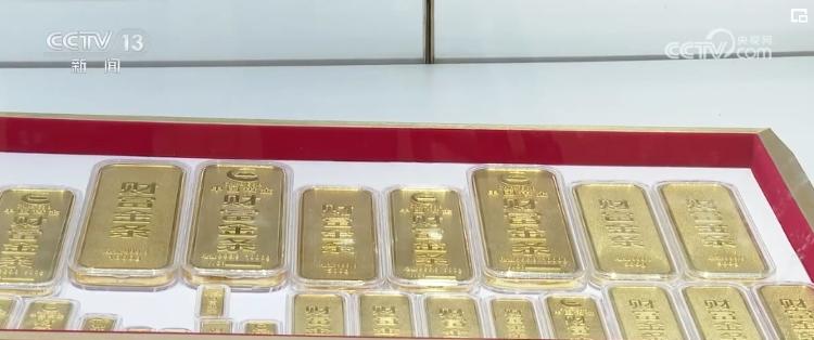 华安基金黄金etf基金经理许之彦表示,短期而言,投资者不要盲目地去追