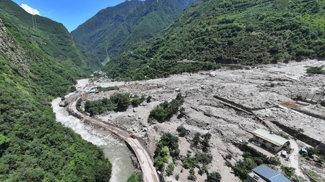 闪电号>专栏>闪电快讯>2024年8月5日,四川省康定市姑咱镇日地村国道