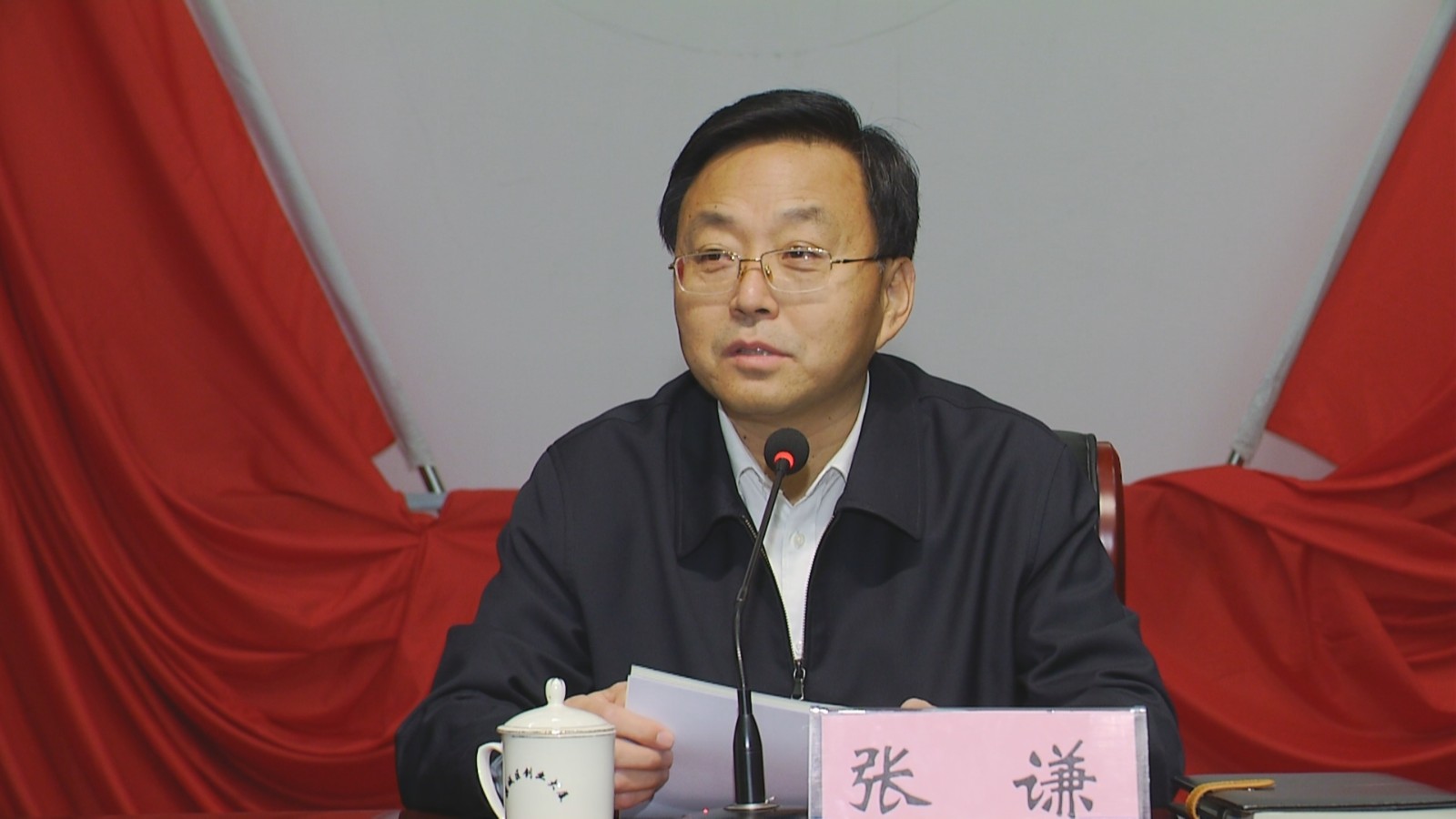 滨城区城市品质提升暨国家卫生城市迎审临战动员会议召开