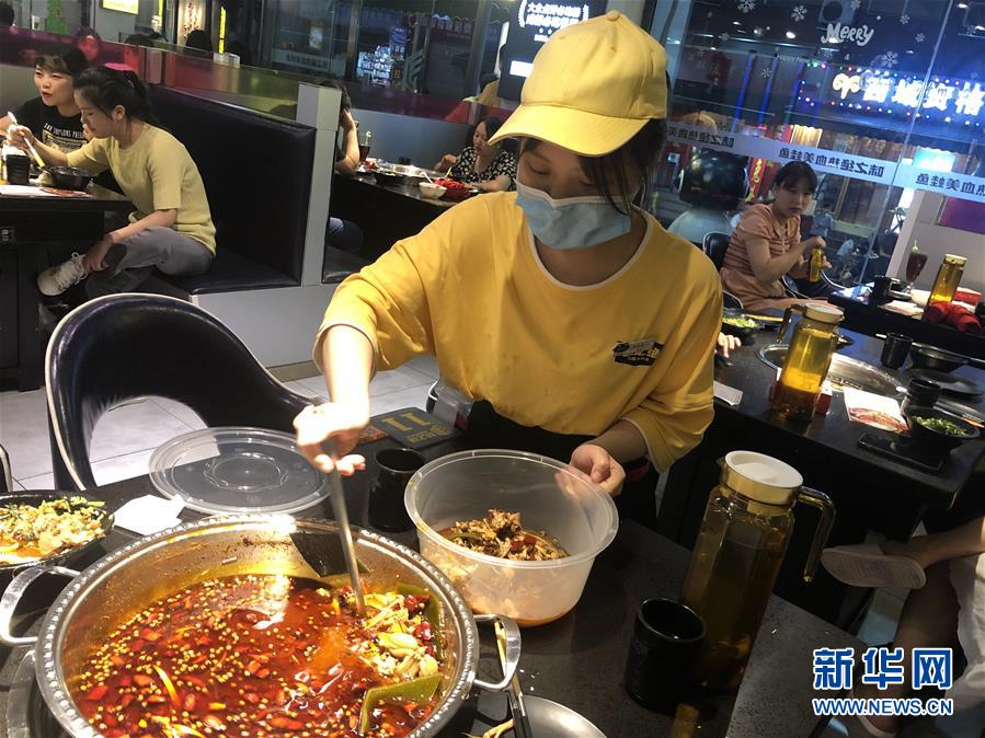 （在習(xí)近平新時代中國特色社會主義思想指引下——新時代新作為新篇章·習(xí)近平總書記關(guān)切事·圖文互動）（1）珍惜盤中餐，狠剎浪費風(fēng)——各地積極行動堅決制止餐飲浪費