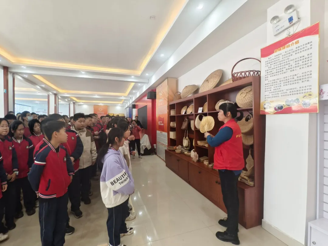 潍坊寿光市双王城生态经济发展中心开展爱国主义教育活动