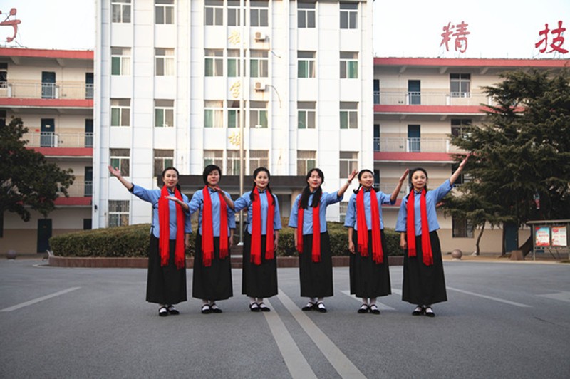 红围巾