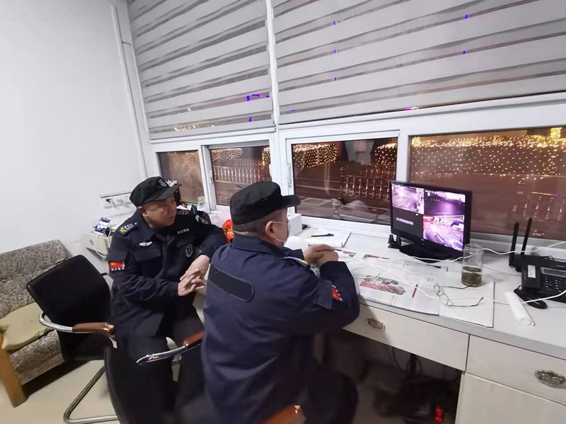 教培中心保卫科门卫组夜晚轮值
