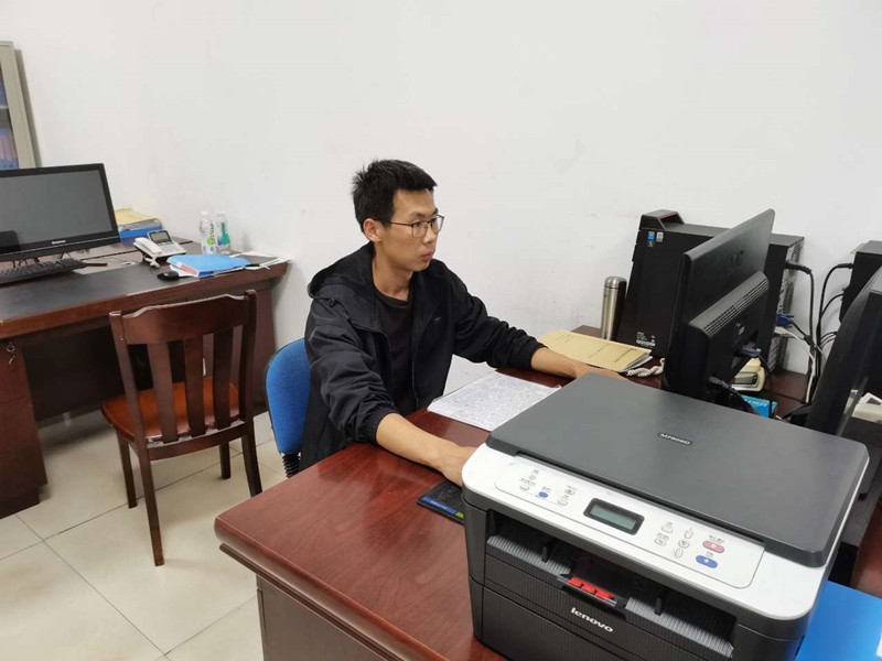 金鸡滩煤矿综采工区拓文腾工作照