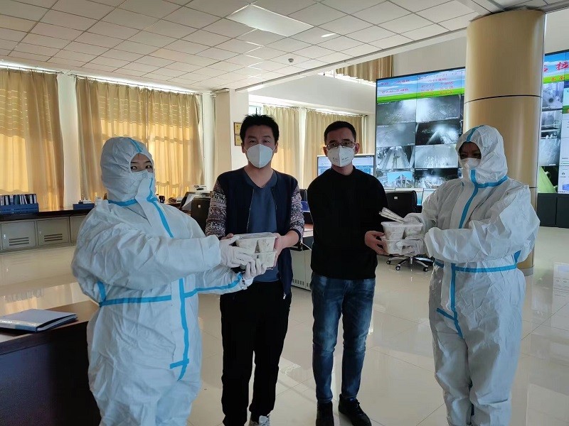 元旦慰问在岗职工