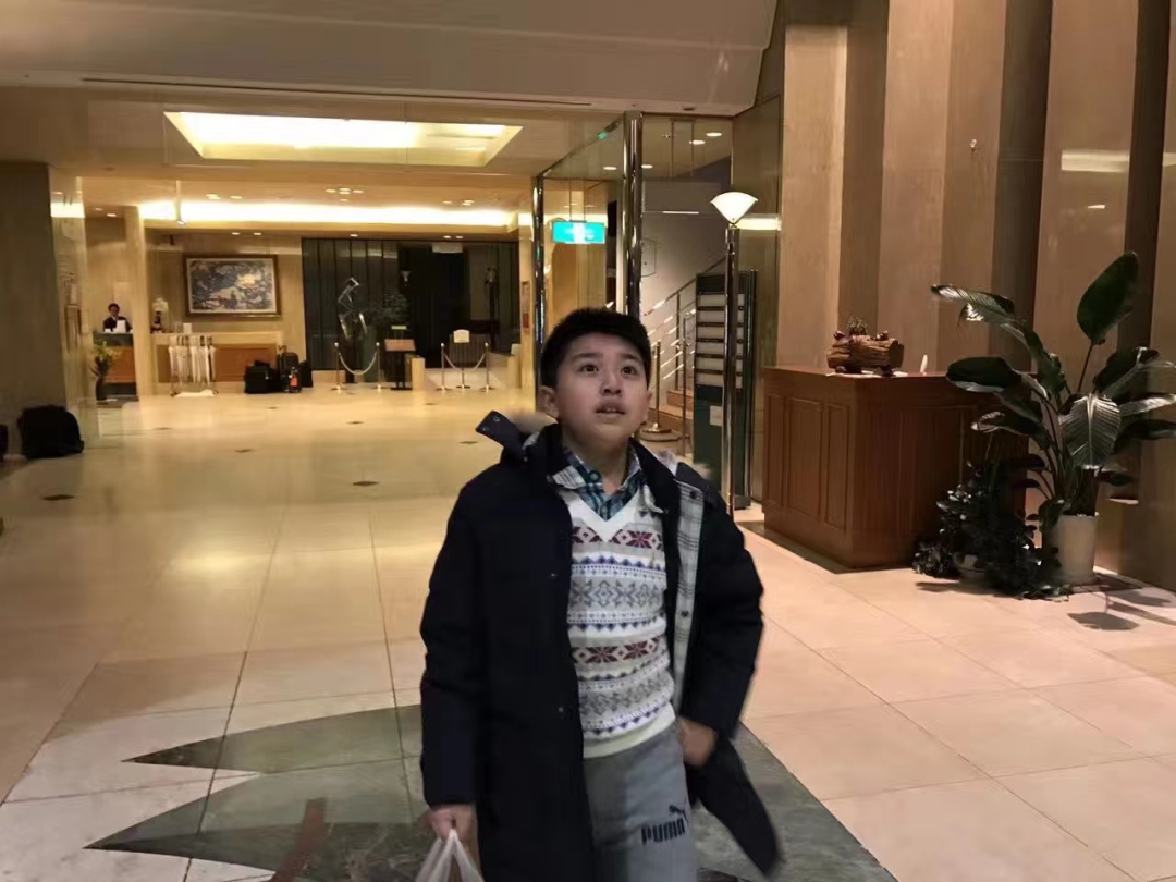 仰望——周子杰.jpg 仰望——周子杰.jpg
