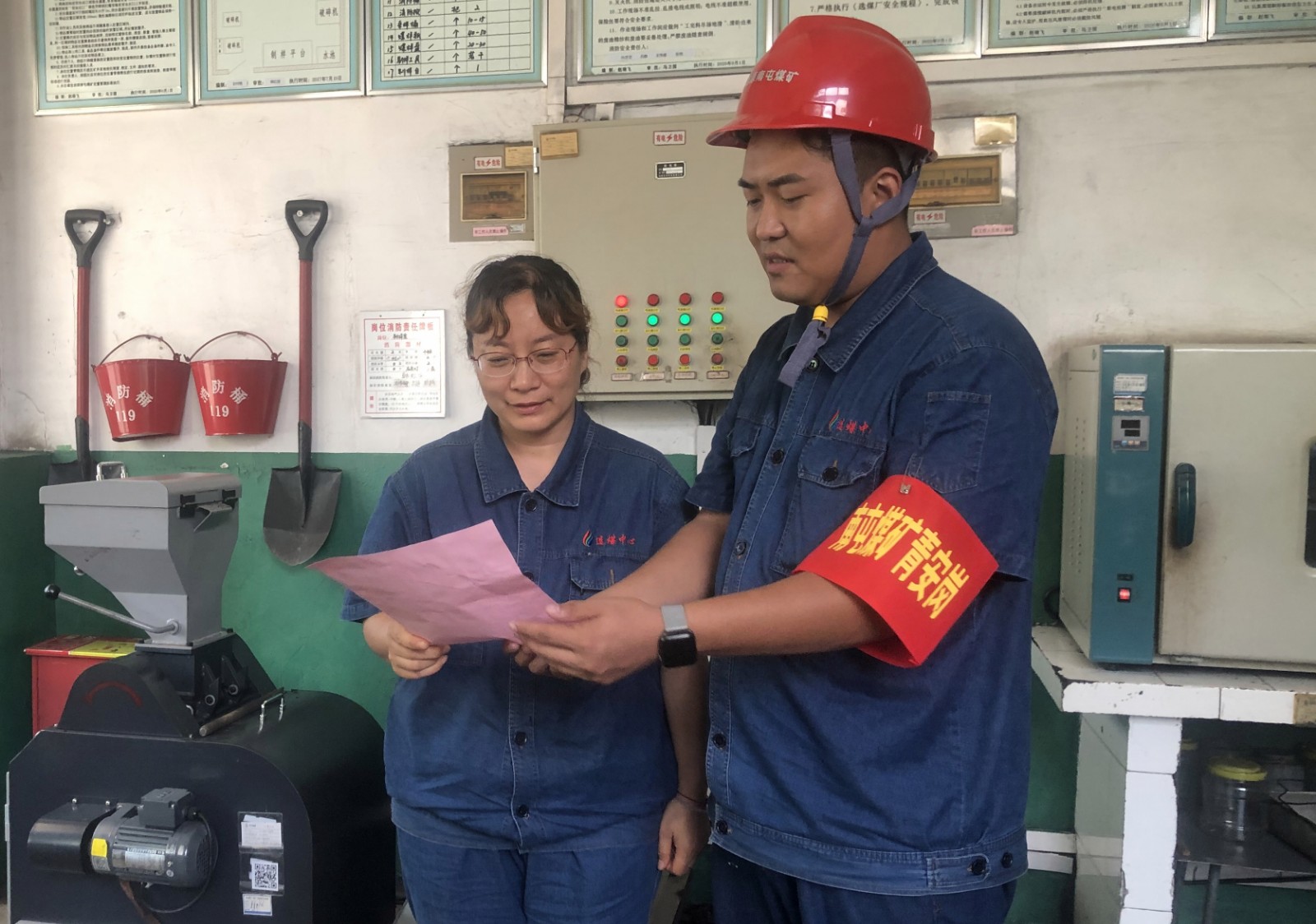 青安岗员到岗点进行安全宣教