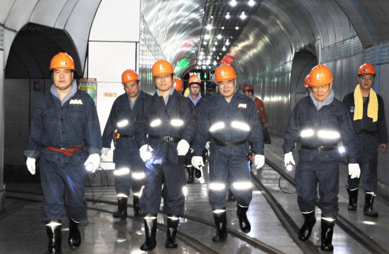 辛广龙到鄂庄煤矿督导检查-新矿集团