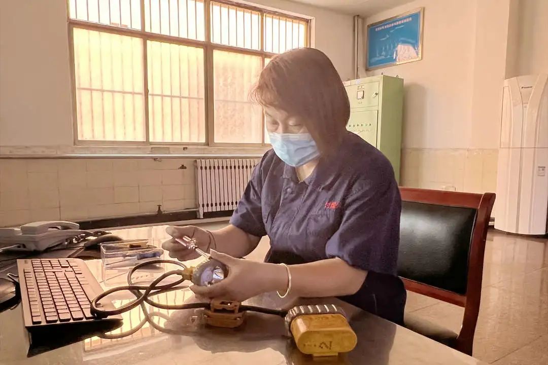 付煤坚守岗位ffbd (3).jpg