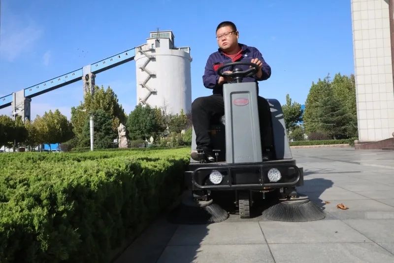 节日我在岗1.jpg