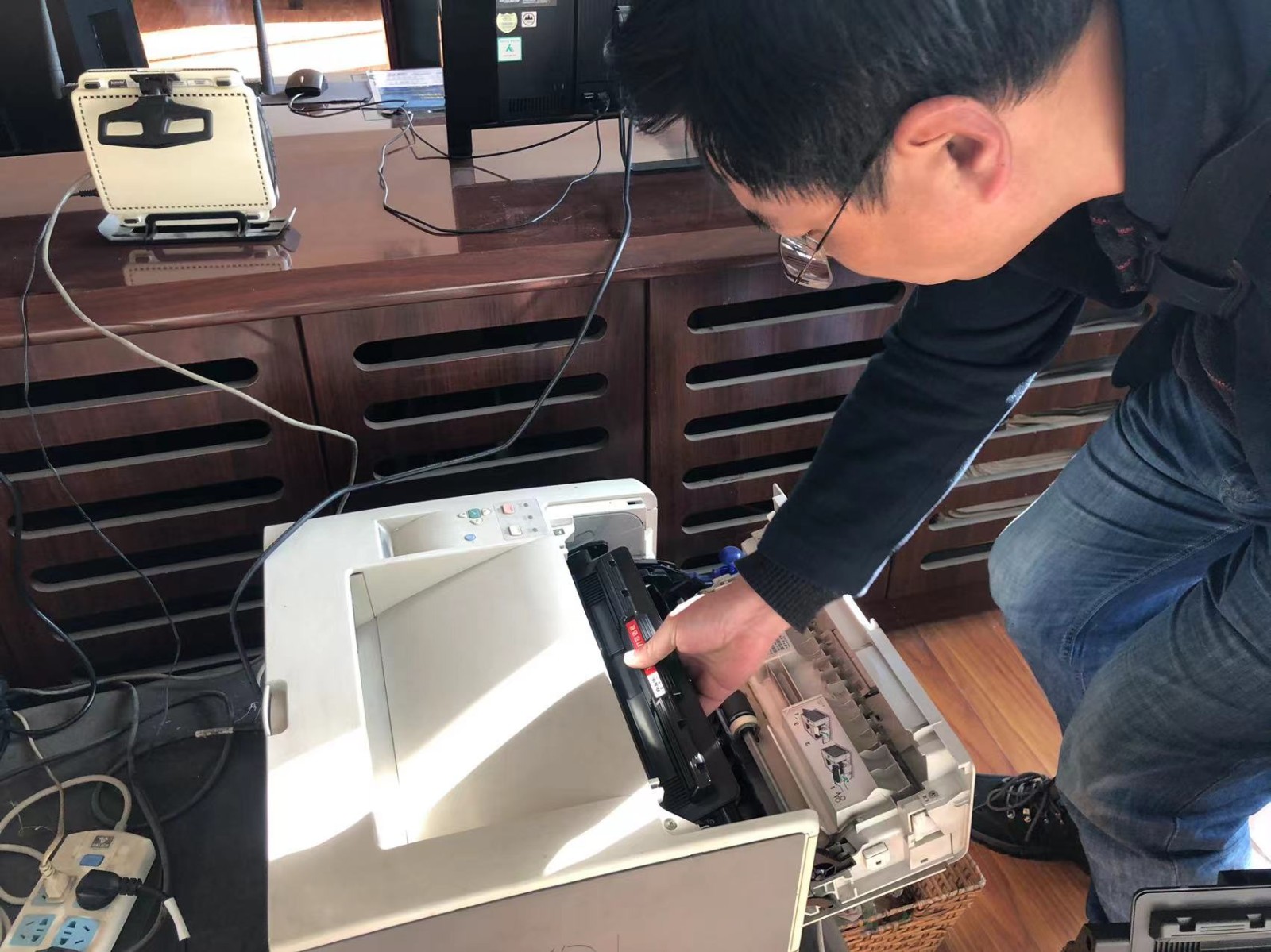 3IHUXANM0V)QA~YHM($O}YP