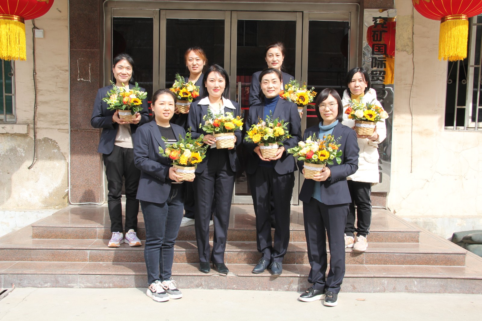 国贸（山东）公司开展“国际劳动妇女节”插花活动