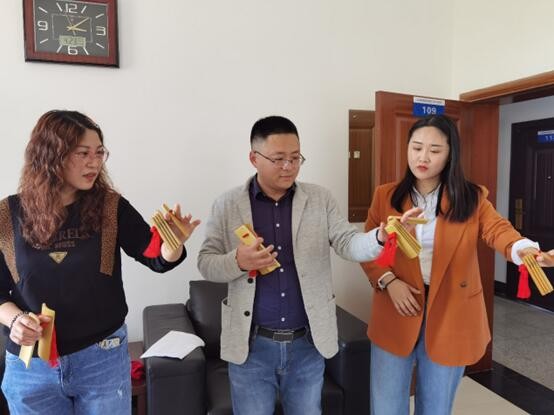 FBC)FLSX74R`TMKM1RNSQCT