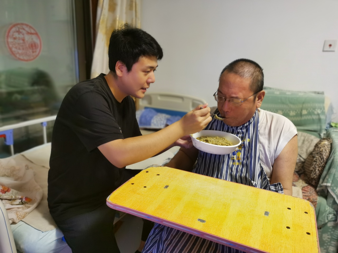 孝行之花，灼灼其华！为济南这个小伙点赞