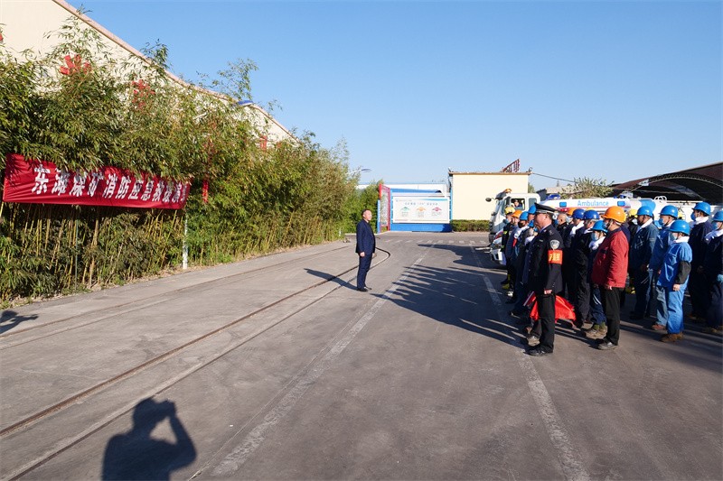 P1368132